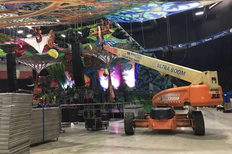 Stage, podium, vip platforms and bars for Elrow Sofia - Stroyrent